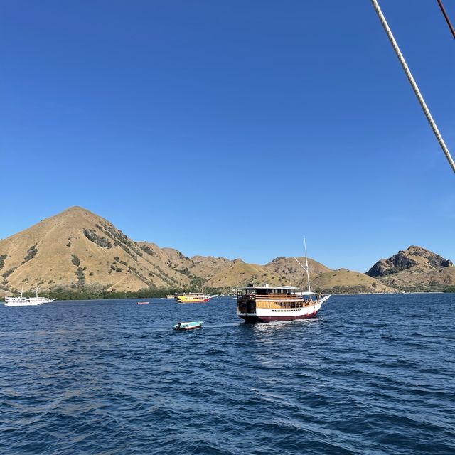 Sailing Trip in Komodo Island