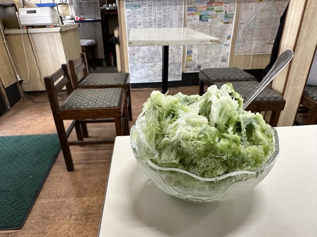 愛知・名古屋。太閤通沿いにレトロなお店あり。『おやつ饅頭』でかき氷。
