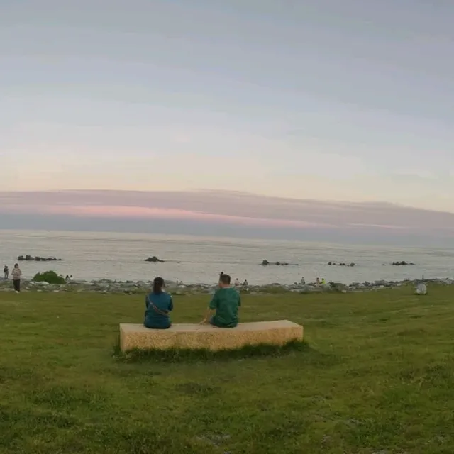 白天夜晚不同風情-南濱海堤