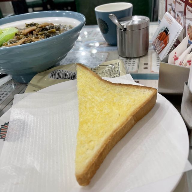 充滿懷舊情懷的澳門茶餐廳——六樓後座冰室
