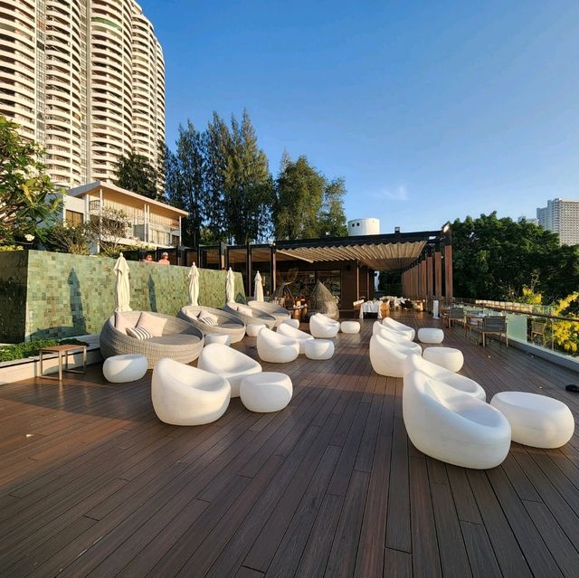 รีวิว โรงแรม Renaissance Pattaya Resort & Spa 