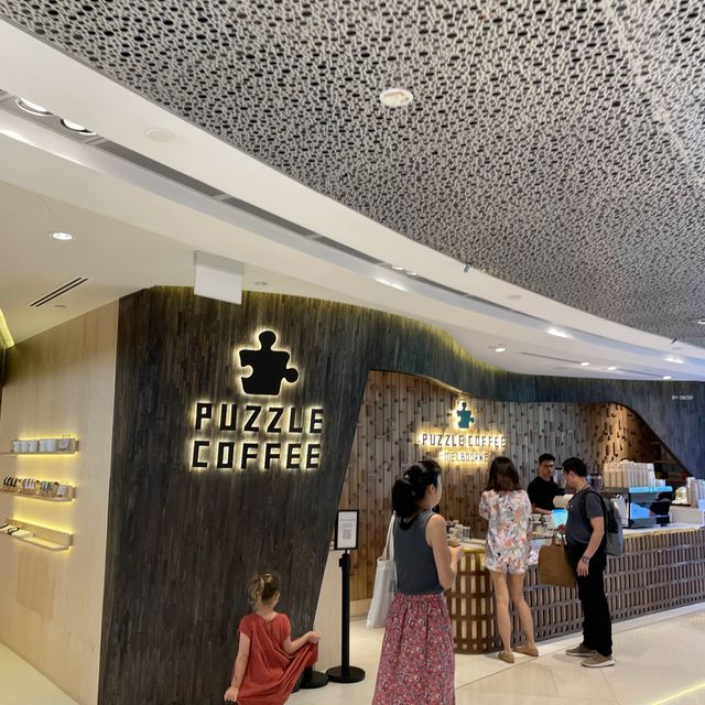 Huge shopping mall in Orchard: Ion Orchard 
