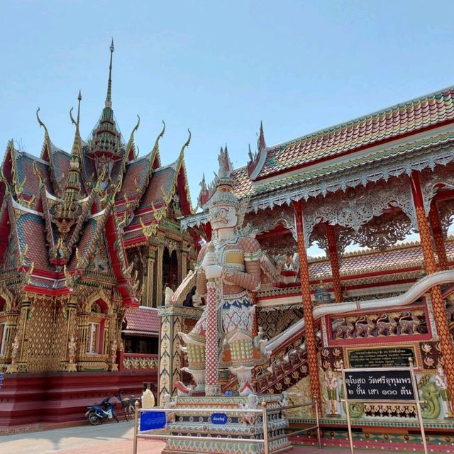 กราบไหว้ขอพร "หลวงพ่อจ้อย" วัดศรีอุทุมพร