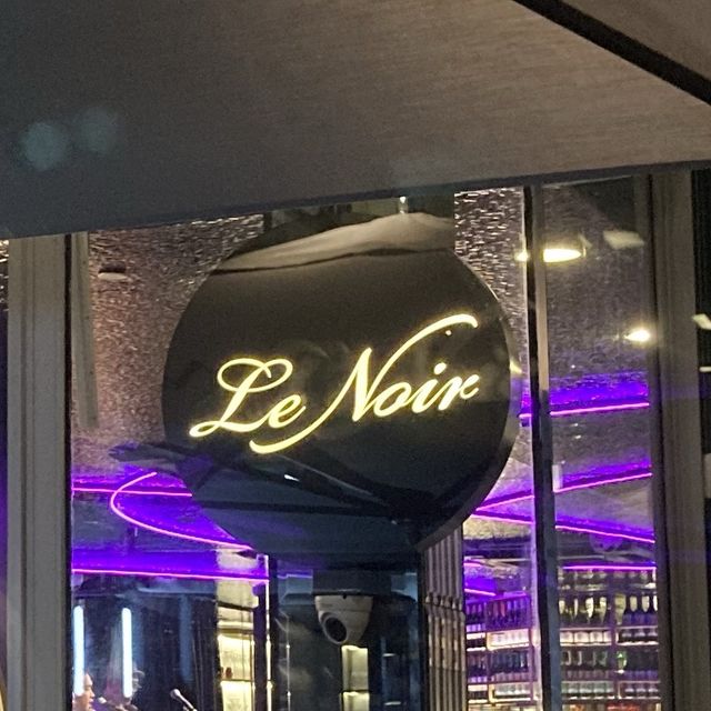 Le Noir - Supper with a view…
