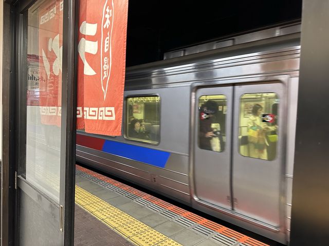 福岡・博多。博多駅のホームでラーメンが食べられる『まるうまラーメン ぷらっと博多No.1』