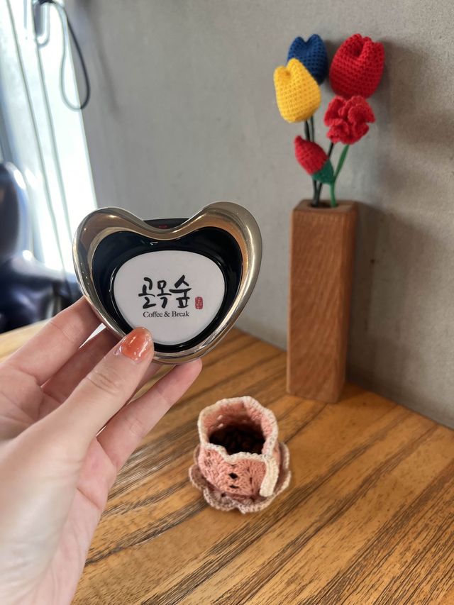 韓国/ソウル【三清洞】ルーフトップからの眺めが最高！韓屋(ハノク)の建物を見ながらコーヒータイム