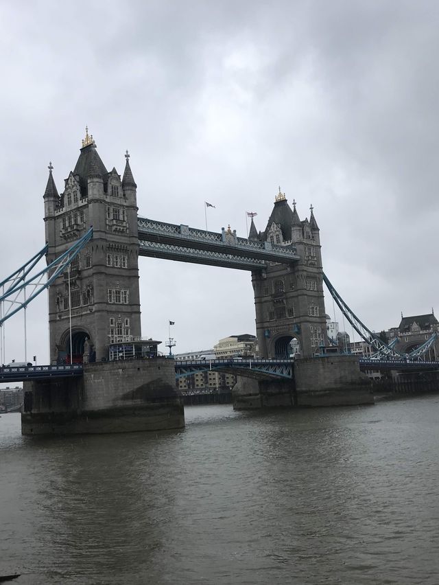 舉世聞名😳倫敦第一渡河大橋🤩倫敦塔橋🤪
