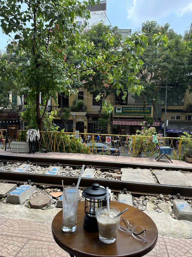 Train Street @ Hanoi 🇻🇳🚃🛤️