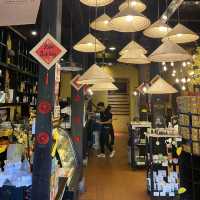 ชมวิวพระอาทิตย์ตกเมืองดานังที่ Faifo Coffee