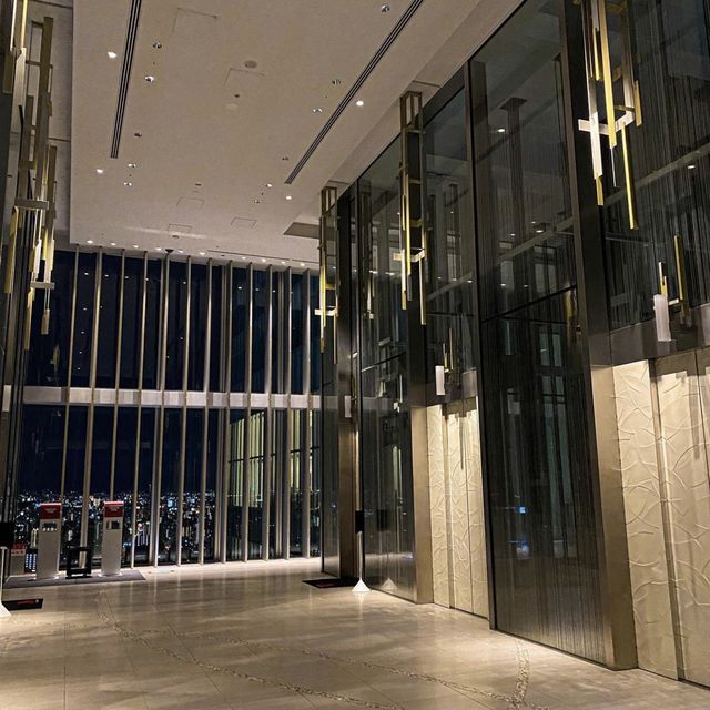 大阪萬豪都酒店，五星級服務，頂樓是景觀台
