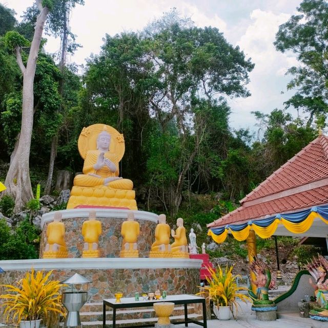 วัดเขาขุนพนม จังหวัดนครศรีธรรมราช