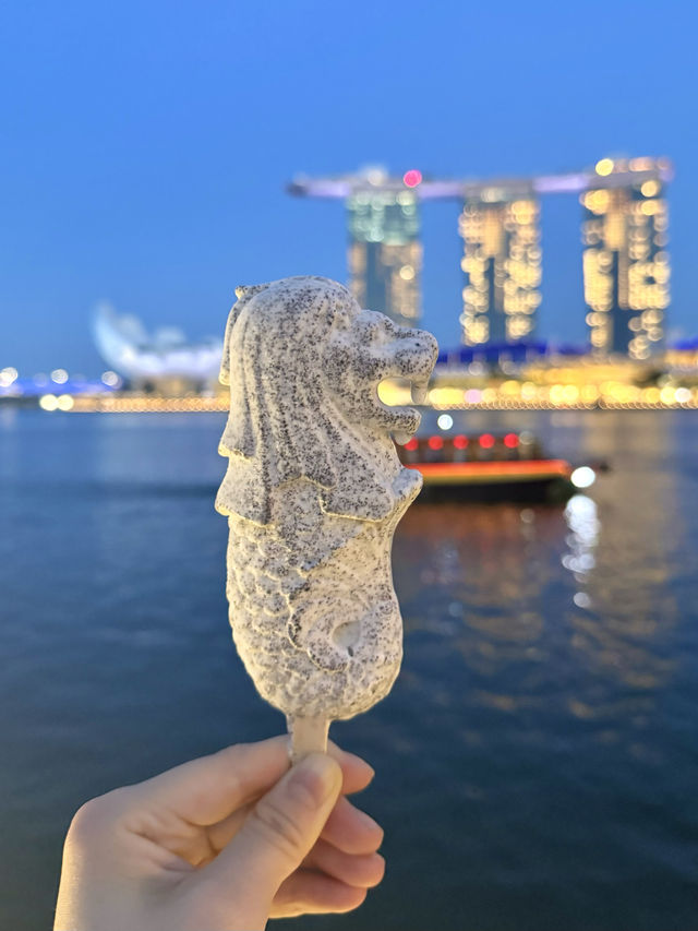 【シンガポール】写真映え間違いなし！せっかく行くなら食べたい、マーライオンアイスキャンディ