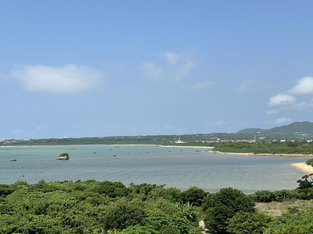 沖縄・石垣島。『馬見岩（んまみいし）』と『赤馬の碑』(赤馬公園) 