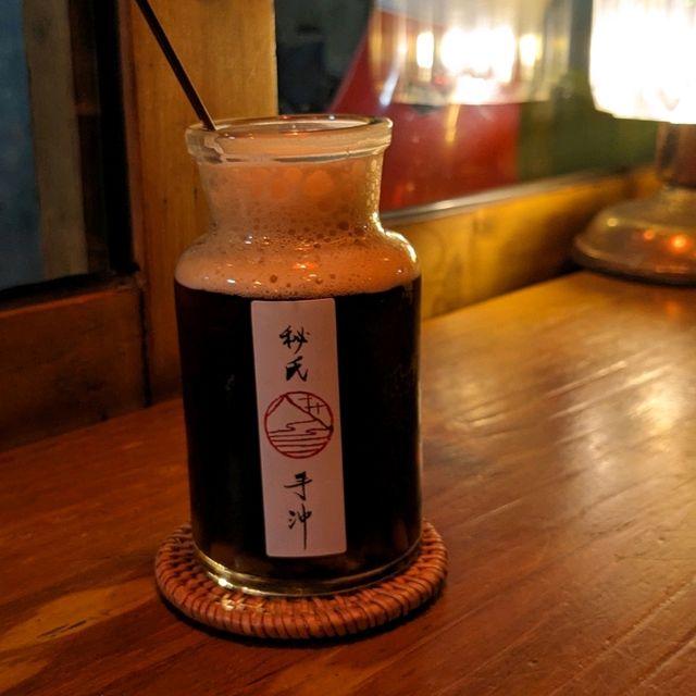 菜市場二樓的神秘小天地，滿滿港式復古風：秘氏咖啡