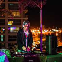 Virgin Rooftop Pattaya ร้านอาหารสไตล์บีชบาร์
