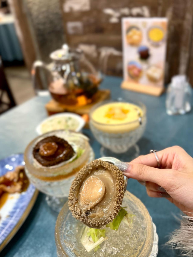 尖東的一家精緻中菜廳 來跟家人吃飯吧🥢