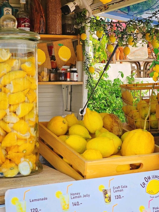 Cafe ริมหาด เลม่อนชื่นใจกับ La Ou Lemon 🍋