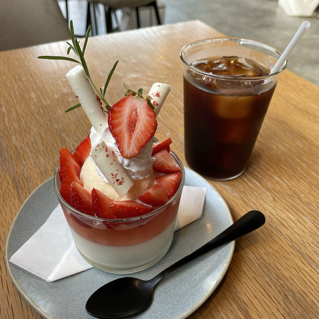 【福岡】高台にある深夜まで楽しめるカフェ