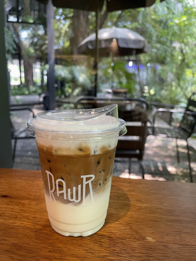 🌿 曼谷｜城市綠洲RAWR咖啡店☕️🌿