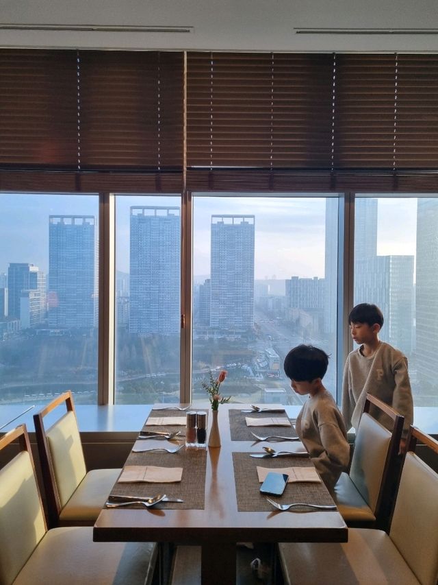 조식부터 수영장까지 완벽