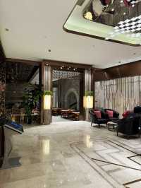 🏢 Modern Hotel in Old Building 