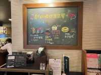 臺中西屯 店員十分親切的一間咖啡館 STARBUCKS 星巴克 (朝富門市)