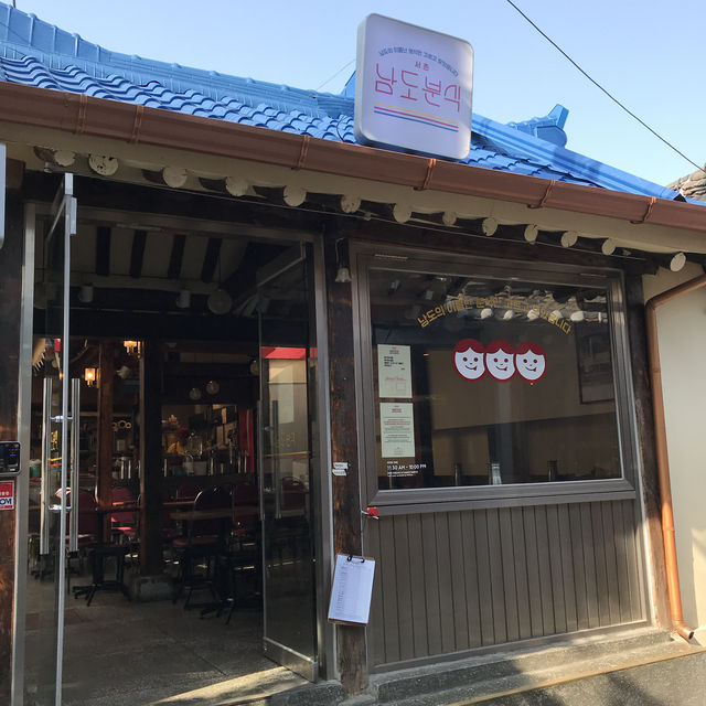 サンチュで巻いて食べるキンパとお肉♡