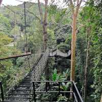 🌉คาเฟ่ลับๆ ที่มีสะพานแขวนสูงมาก กลางน้ำตก