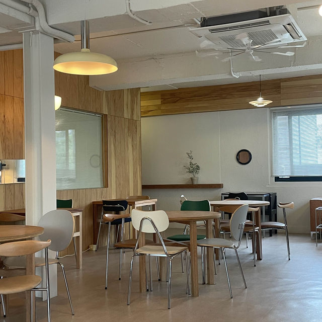 ヨンナムドンに最近できたばっかりの穴場カフェ"no think"☕️