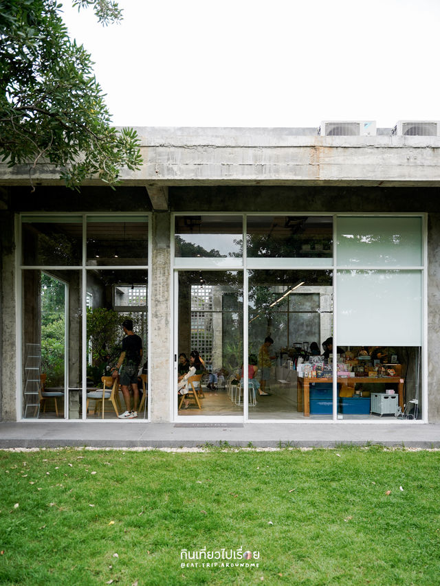 คาเฟ่สไตล์ Loft Glasshouse ย่านตลิ่งชัน