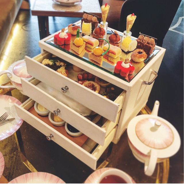 Pretty Afternoon Tea 🫖 in Luxury Jewel Box 