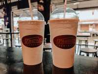 นั่งชิลร้านกาแฟ อัมพวา