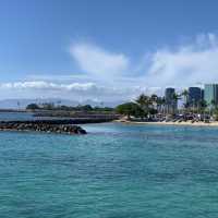 "7 Essential Hacks for the Perfect Waikiki Beach Experience"