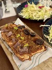 《差館上街的法式小酒館》
