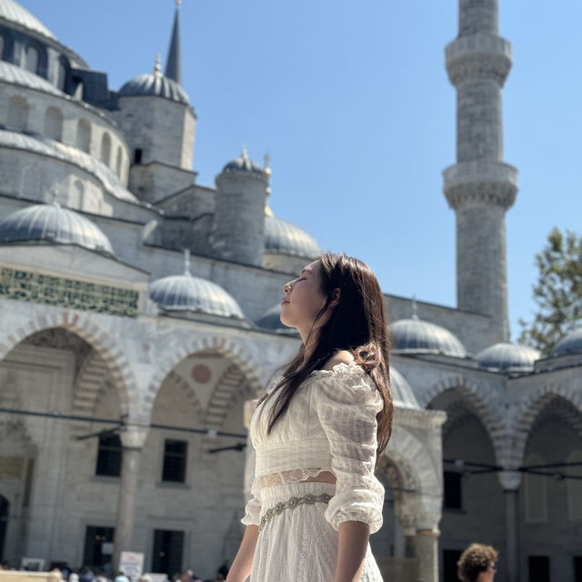  《伊斯坦堡的心靈之旅：探索藍色清真寺的美》