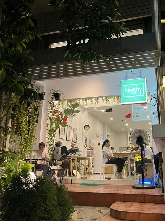 치앙마이에서 건강하게 한끼 하고 싶다면 ‘Healthy Junk’🇹🇭
