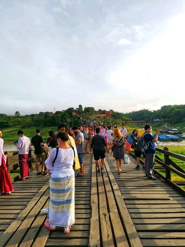 ชมวิถีชีวิตชาวมอญและชาวไทย สังขละบุรี