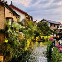 See all the colors of the rainbow in Lijiang