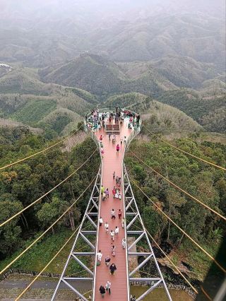 Aiyerweng Skywalk, Betong