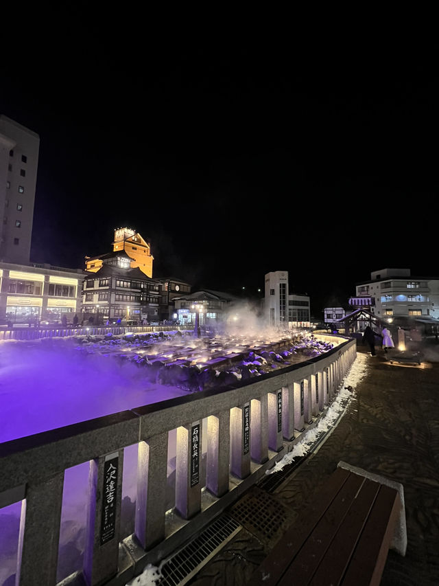 冬天造訪草津溫泉❄️ 街上居然有雪中溫泉？！♨️