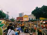 泰國芭提雅Pattaya Marina Night Market夜市，環境乾淨整潔，食物很好吃，價格公道，是來芭提雅打卡夜市好去處