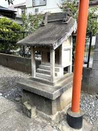 【東京都】柑橘の木が聳える神社