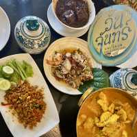 วันจันทร์ ร้านอาหารใต้ ให้ความรู้สึกทานข้าวที่บ้าน