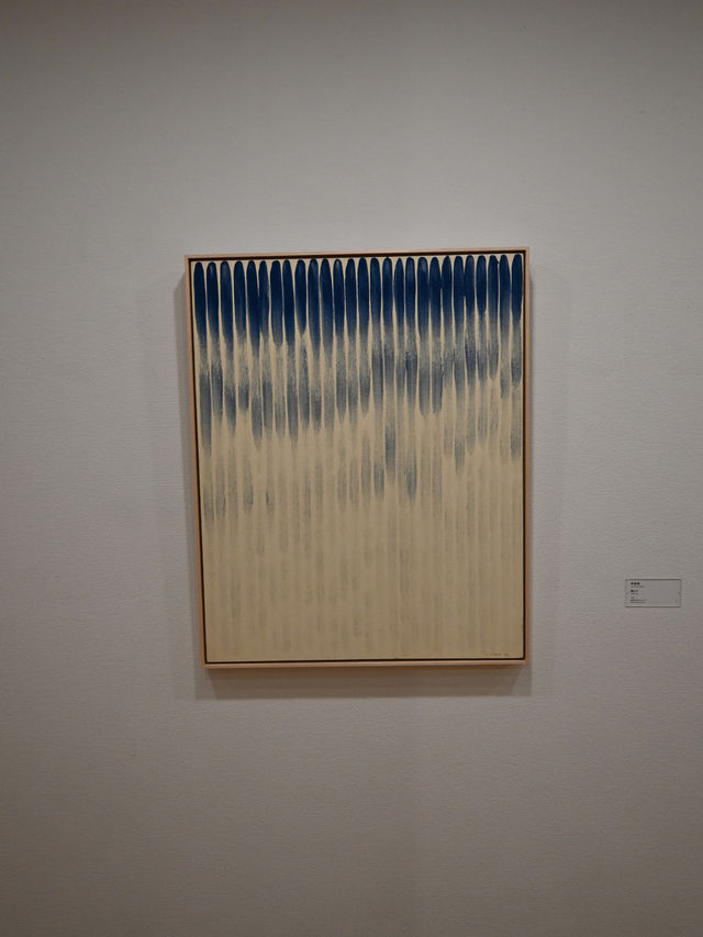コレクションから選ばれた抽象芸術作品を展示🖼️ コレクションから選ばれた抽象芸術作品を展示🖼️