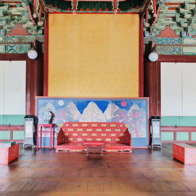 Royal Wonders: Exploring the Beauty and History of Changdeokgung Palace!