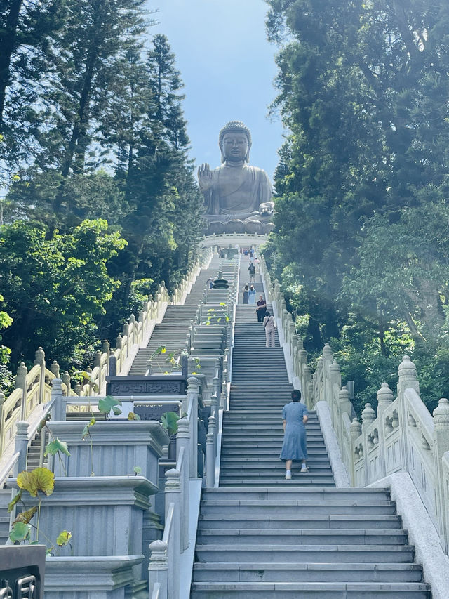 香港観光🇭🇰 宝蓮禅寺と世界一のブロンズ像☺️✨ 香港観光🇭🇰 宝蓮禅寺と世界一のブロンズ像☺️✨