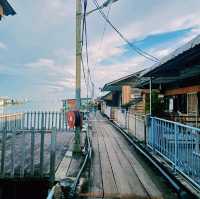 馬來西亞檳城喬治城標誌性特色景點:姓陳橋，海上木屋村落，海中獨木橋，適合拍照📸打卡