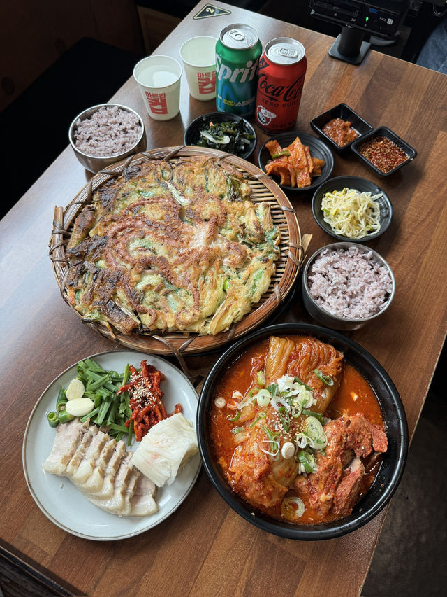 【韓国旅行】ソウル安国/熟成キムチチムとジューシーポッサムが美味しい人気店 【韓国旅行】ソウル安国/熟成キムチチムとジューシーポッサムが美味しい人気店