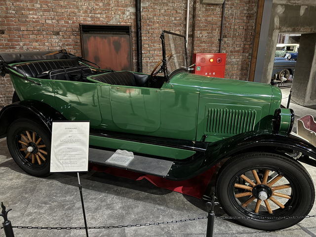 走進夢幻的老爺車天堂——GLION MUSEUM之旅
