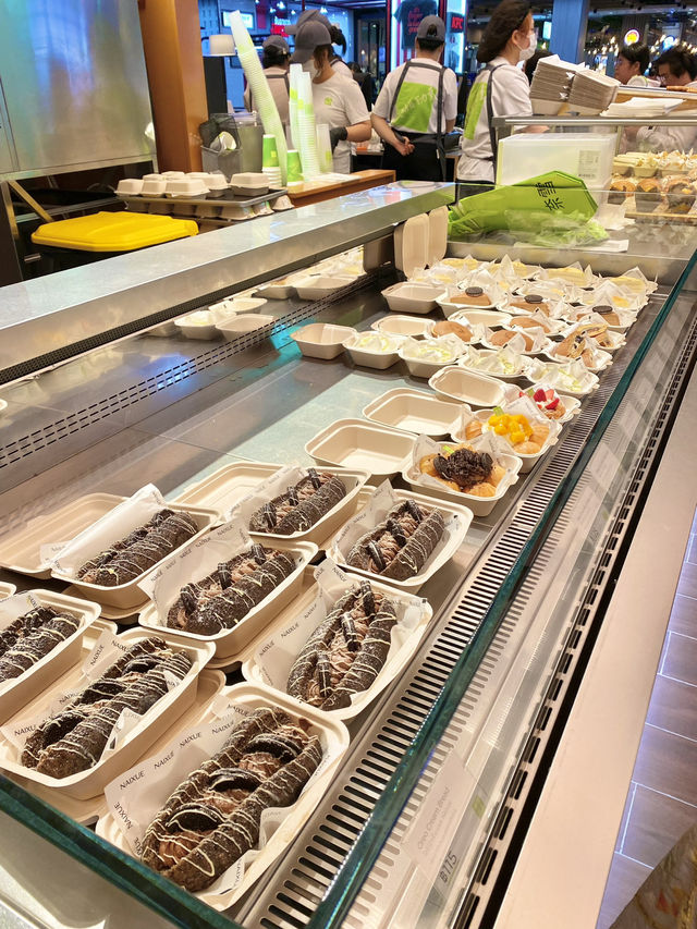 ชาผลไม้ตัวดัง Naixue Tea & Bakery
